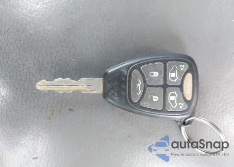 2005 Chrysler Town & Country Limited from USA, damaged, VIN 2C8GP64L05R365310